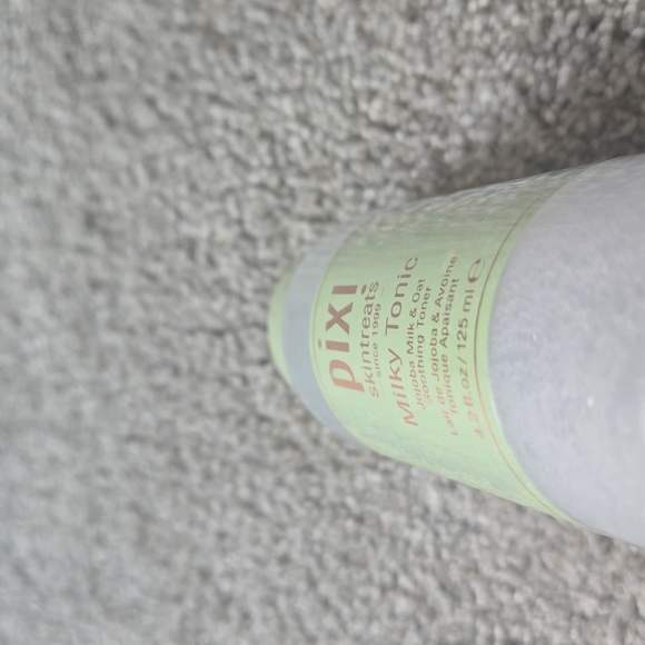 pixi Skintreats Milky Tonic Soothing Toner 4.2fl.oz - Picture 2 of 5